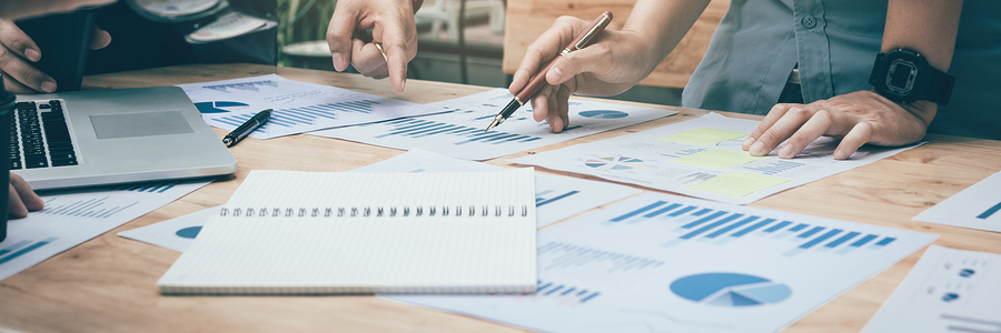 Successful business owners have one thing in common&mdash;They actively track metrics to achieve their goals. Learn what metrics to track with our full guide.